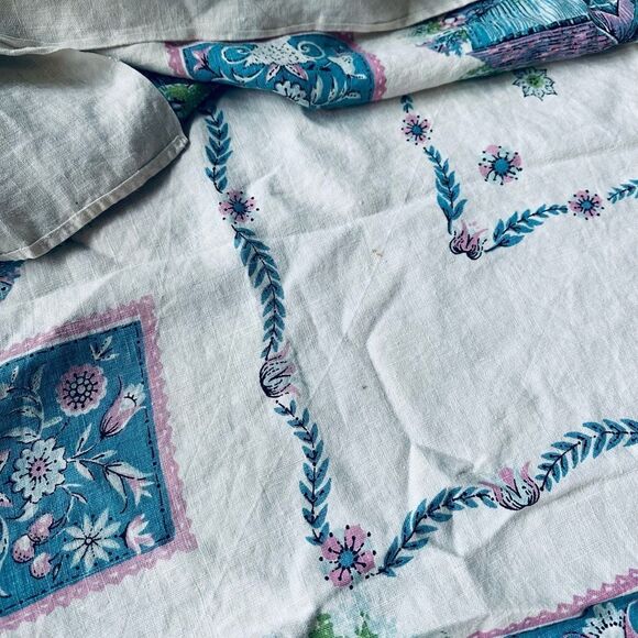 Vintage Farmhouse Linen Square Tablecloth - Picture 8 of 8